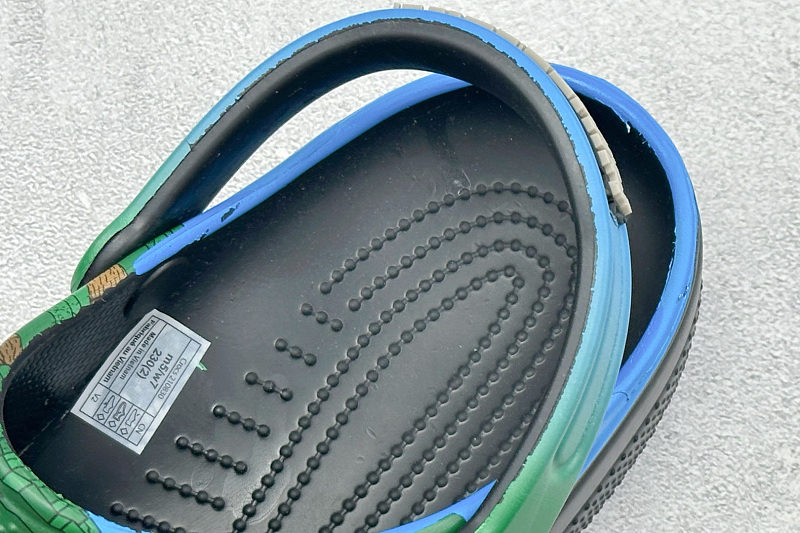Zhenhui- Crocs 2