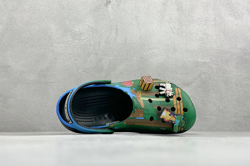 Zhenhui- Crocs 7