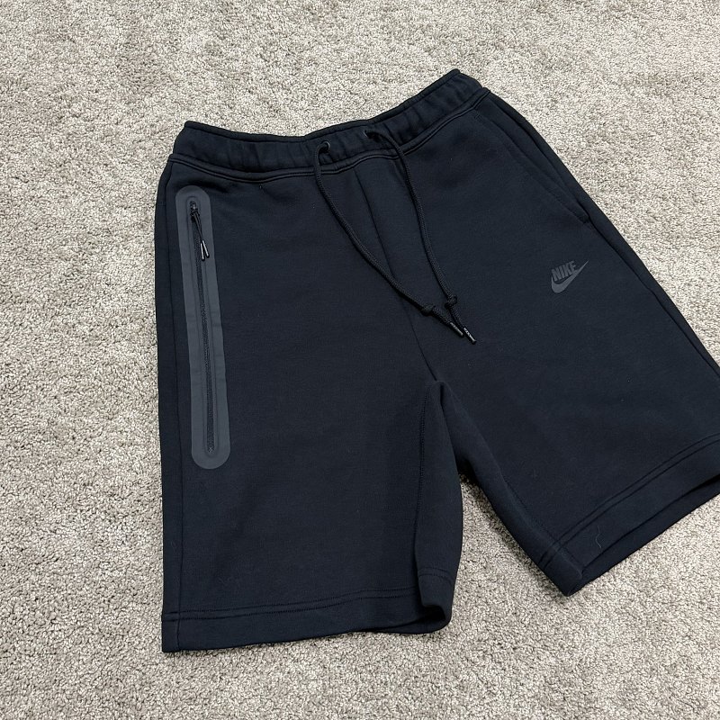 Nk Tech Fleece Short Black 3