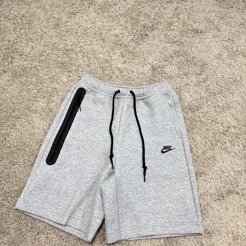 Nk Tech Fleece Short Grey 4