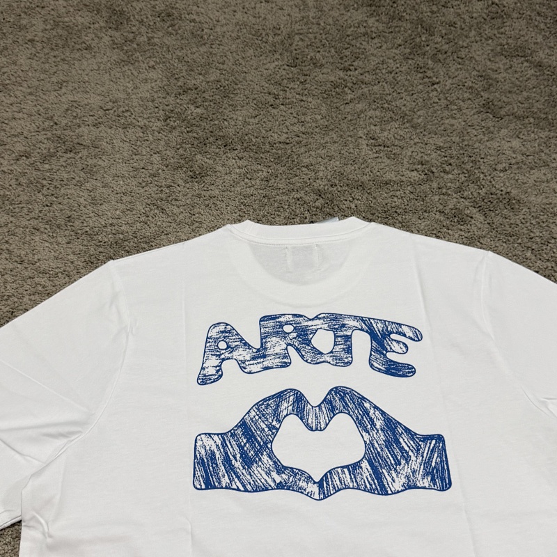 Ate Heart/Hand Tee 8