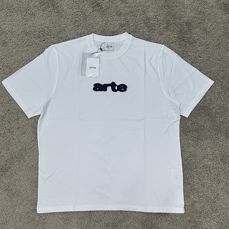 Ate Blur Embroidery Tee 10