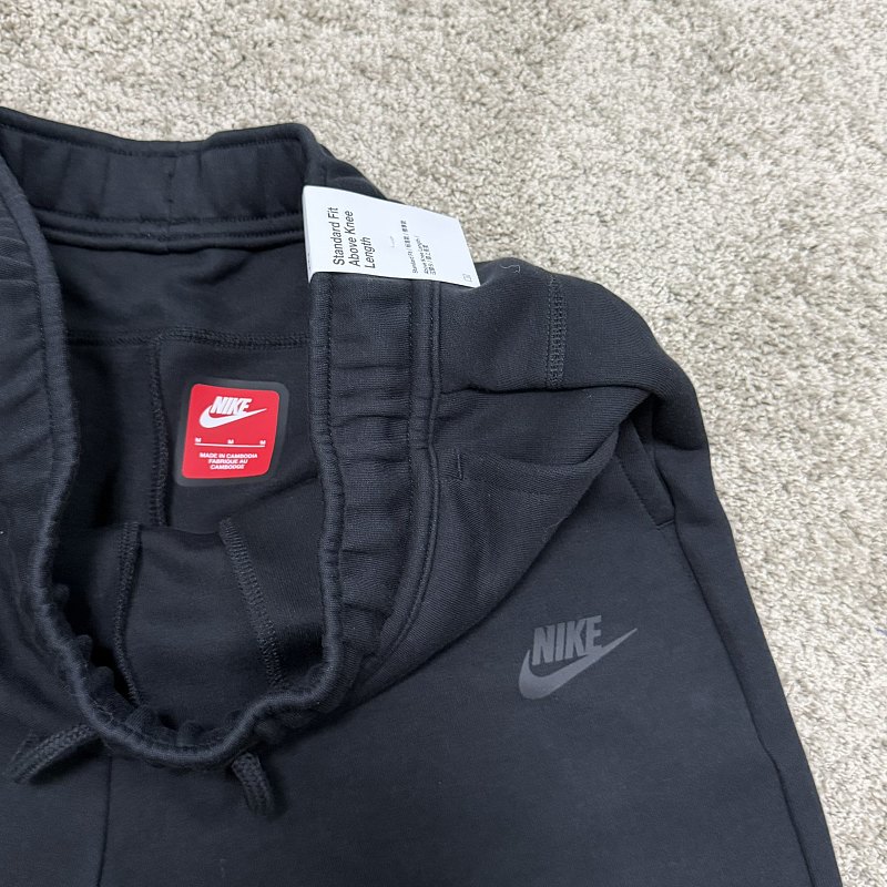 Nk Tech Fleece Short Black 6