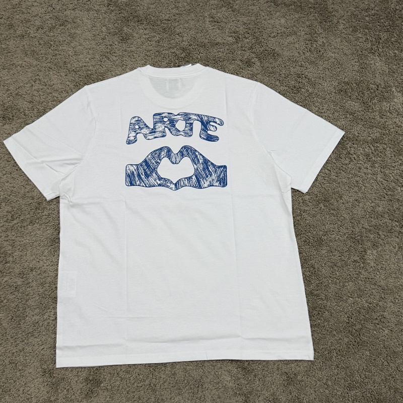 Ate Heart/Hand Tee 4