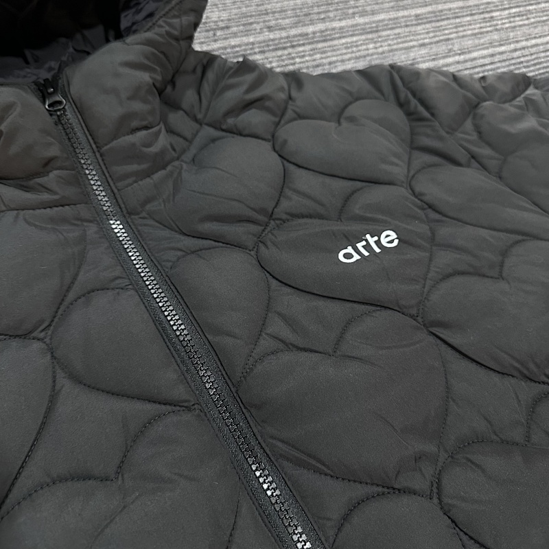 Ate Joey Heart Puffer Jacket Black 2