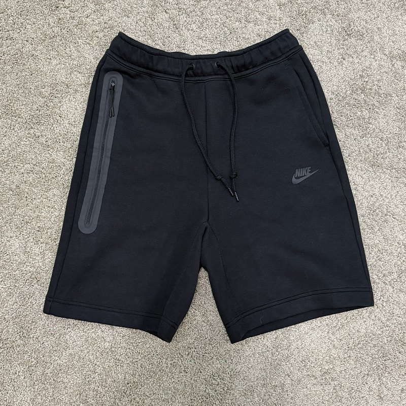 Nk Tech Fleece Short Black 2