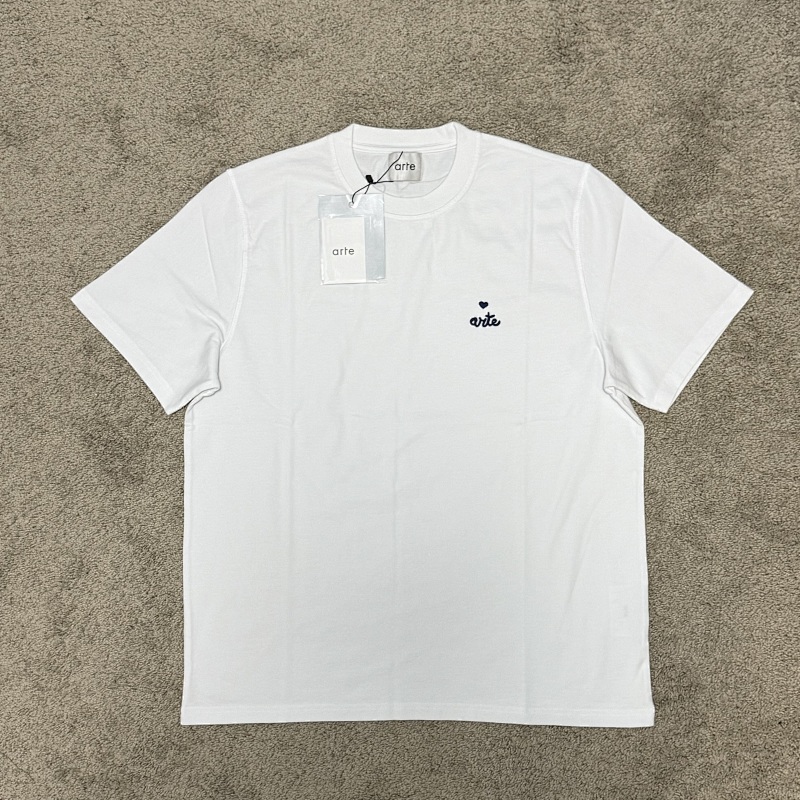 Ate Heart Logo Embroidery T-shirt 5