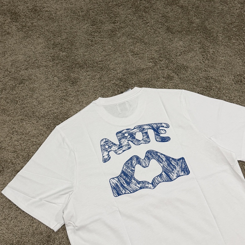 Ate Heart/Hand Tee 5