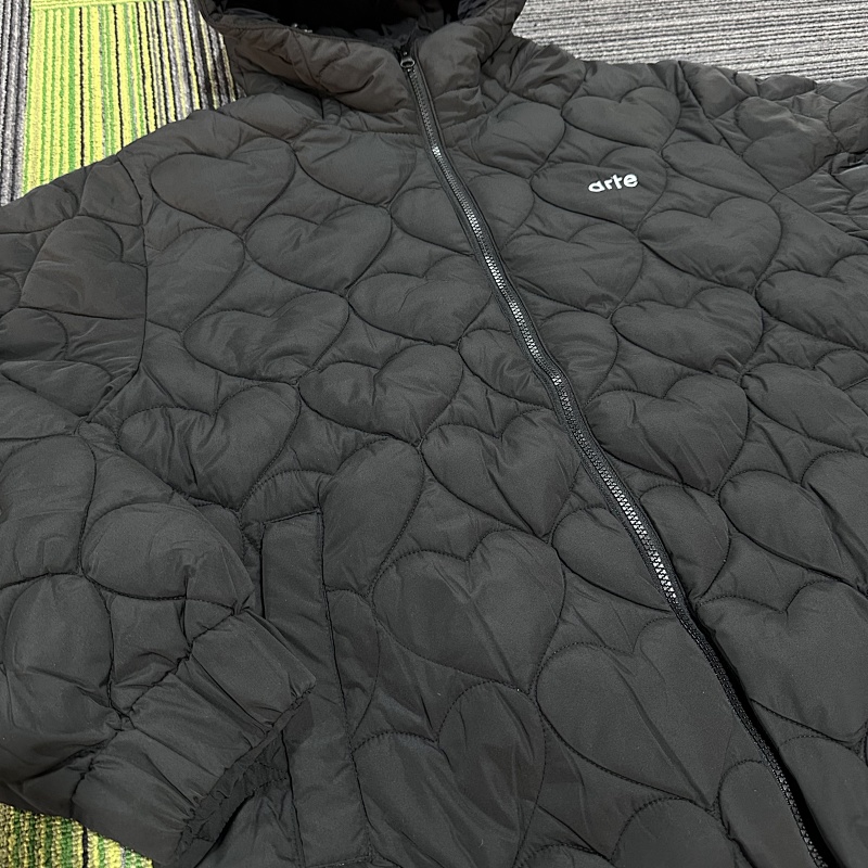 Ate Joey Heart Puffer Jacket Black 3