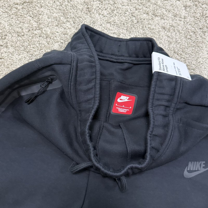 Nk Tech Fleece Short Black 5