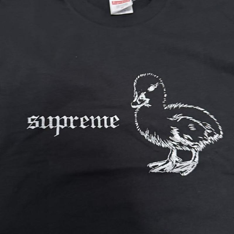 Supreme Duck Tee 6
