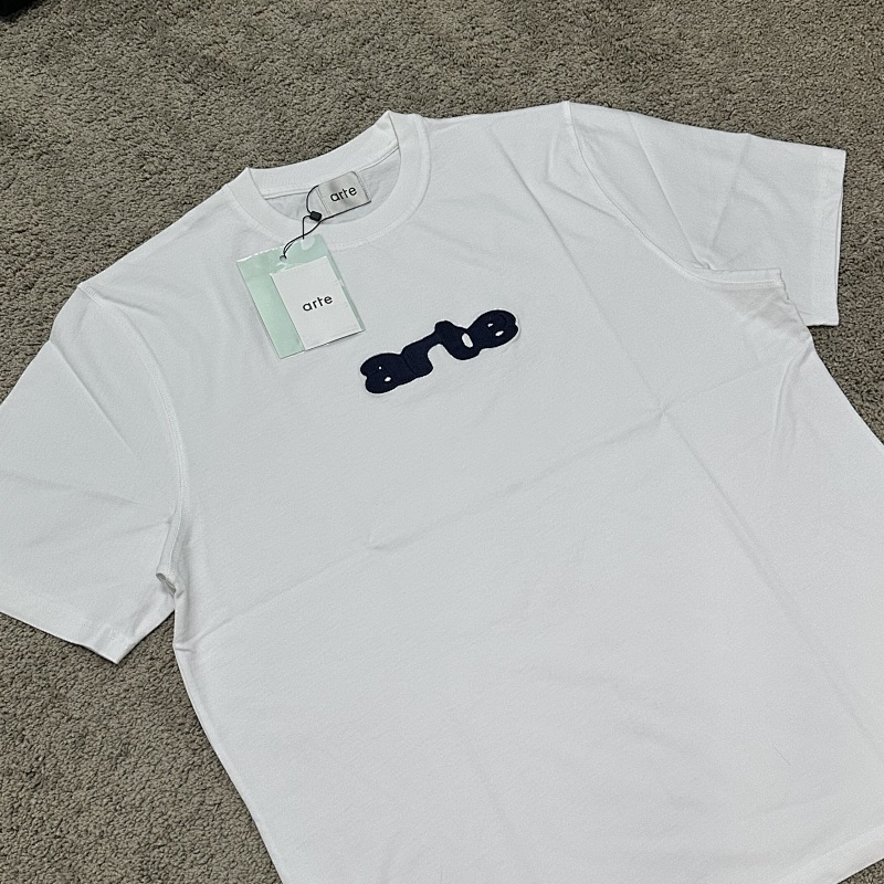 Ate Blur Embroidery Tee 4