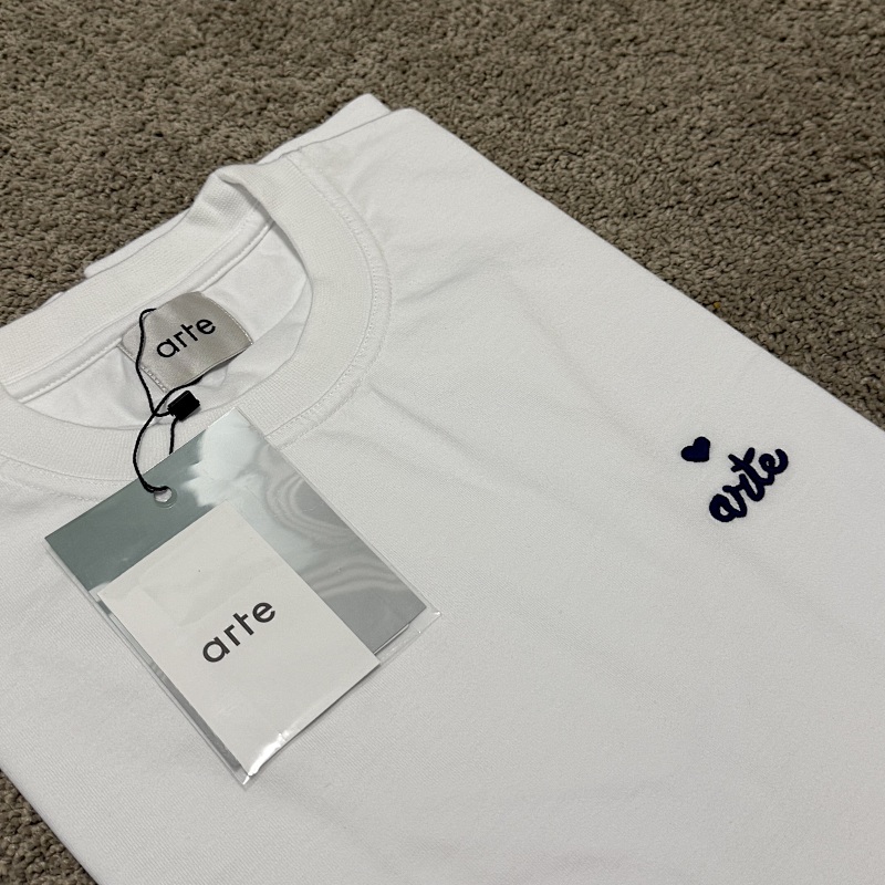 Ate Heart Logo Embroidery T-shirt