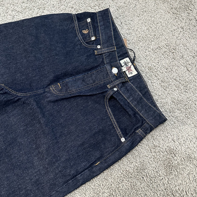 Stu Rinsed Indigo Short 8