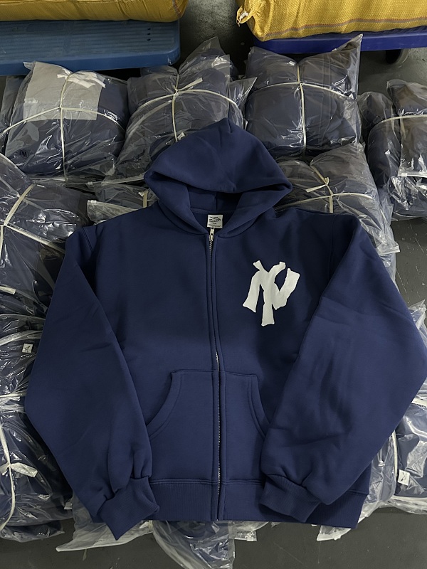 139¥ Akimbo Zip-up Hoodie 9