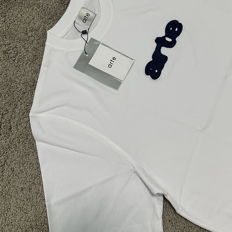 Ate Blur Embroidery Tee