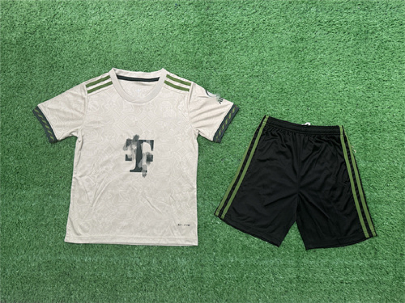 Bayern Special Kids Jersey+shorts Kit 16#-28# · 3