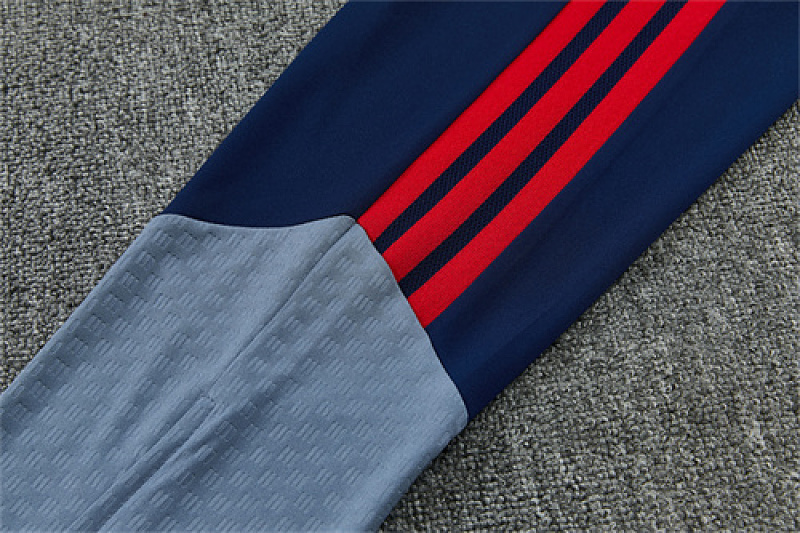 Bayern Long Sleeve Tracksuit · 6