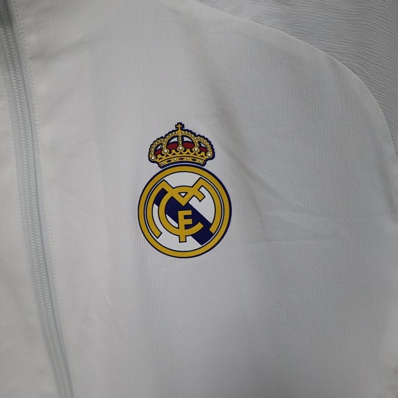 Real Madrid Windbreaker · 3