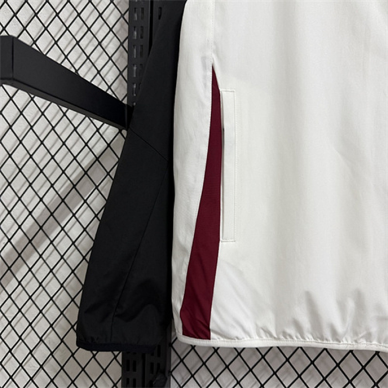 Manchester United Windbreaker · 5