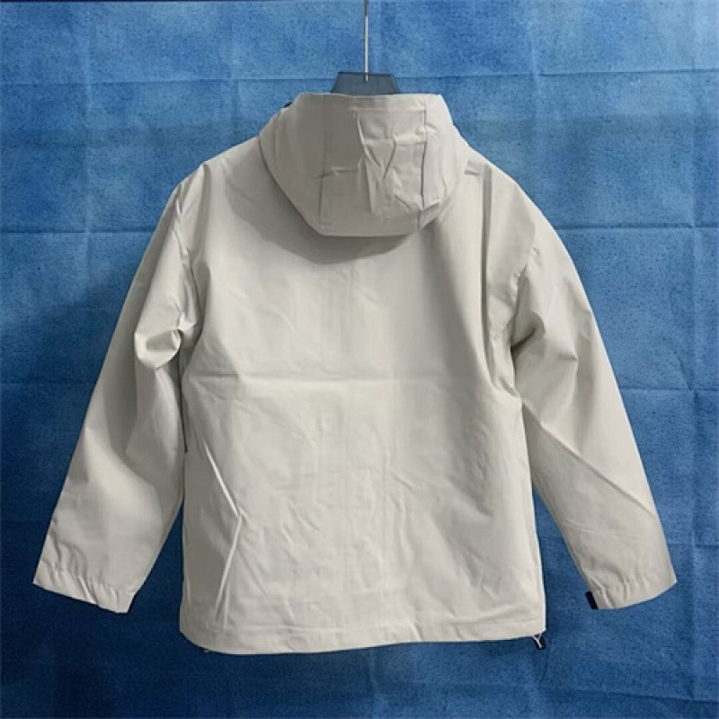 Barcelona Windbreaker · 4