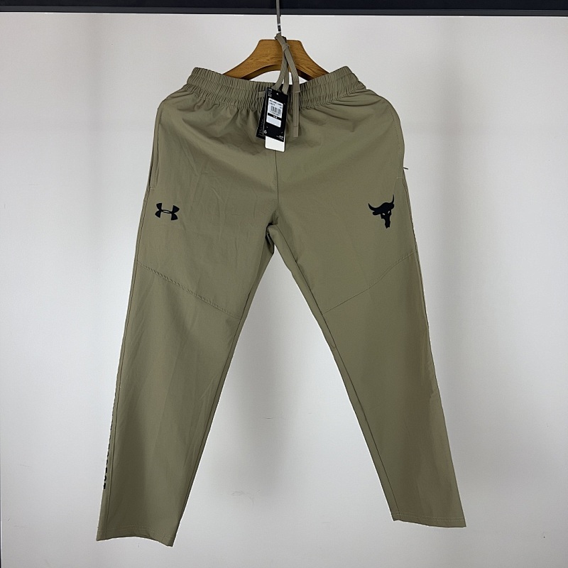 Under Armour Pant · 3