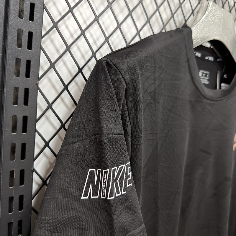 Nike T-shirt 9