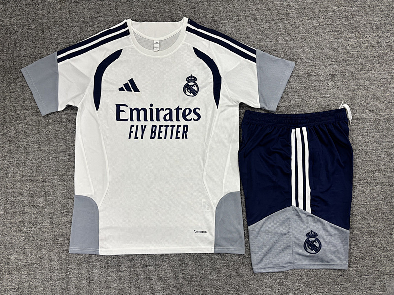 Real Madrid Kids Short Sleeve Tracksuit 16#-28# · 3
