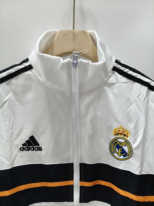 Real Madrid Retro Windbreaker · 3