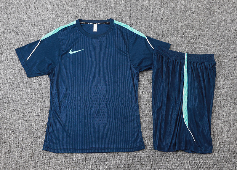 Nike Short Sleeve+shorts Kit 2