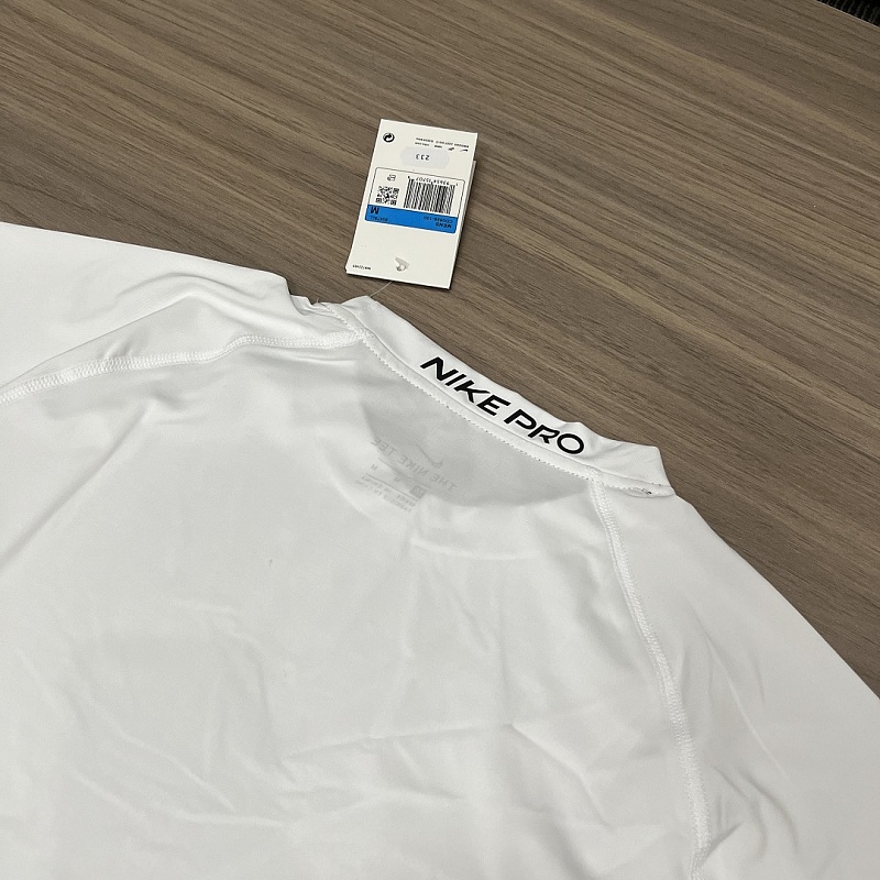 Nike T-shirt T · 4