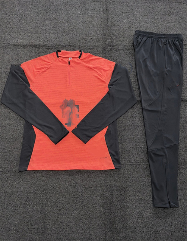 Bayern Kids Player Long Tracksuit #10-#18 · 2
