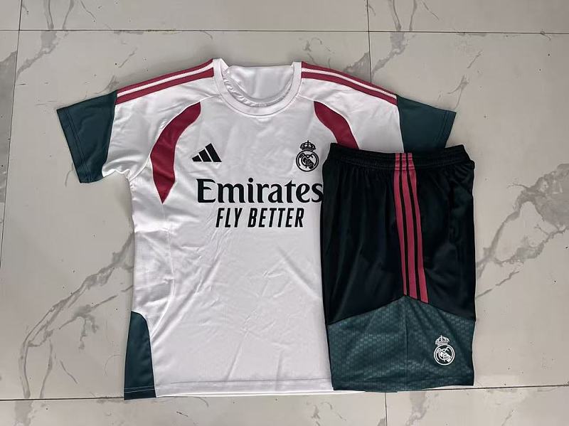 Real Madrid Short Sleeve Tracksuit · 3