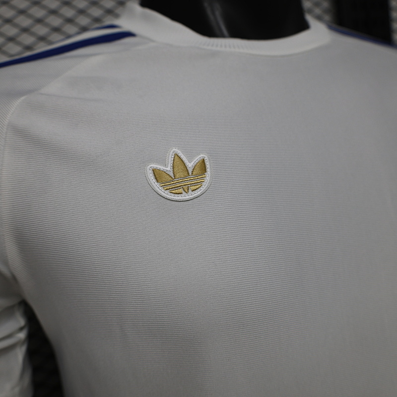 Leeds United Retro Player Jersey · 5