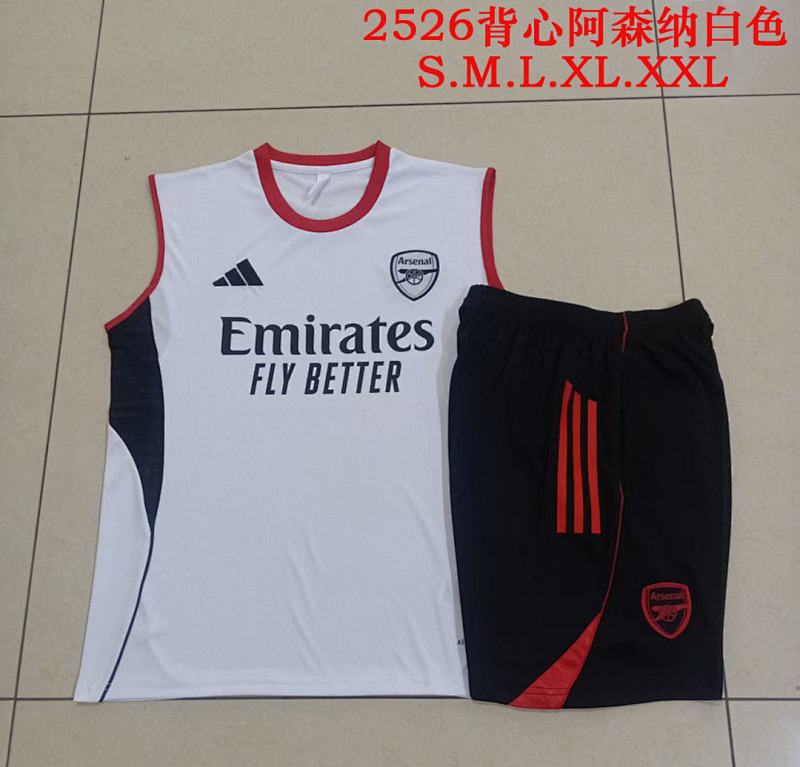 Arsenal Short Sleeve Vest Tracksuit · 3