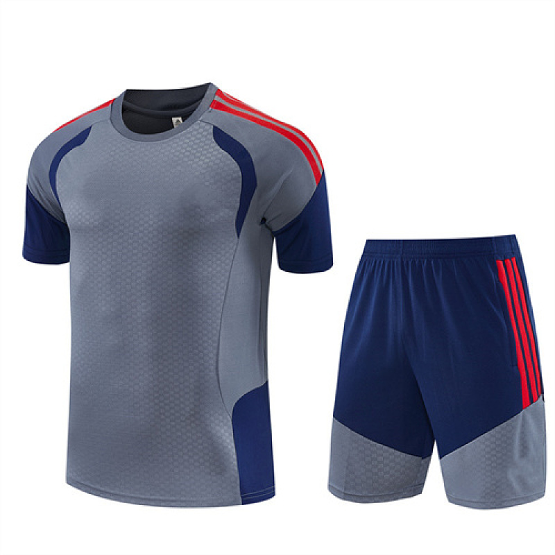 Bayern Short Sleeve Tracksuit · 5