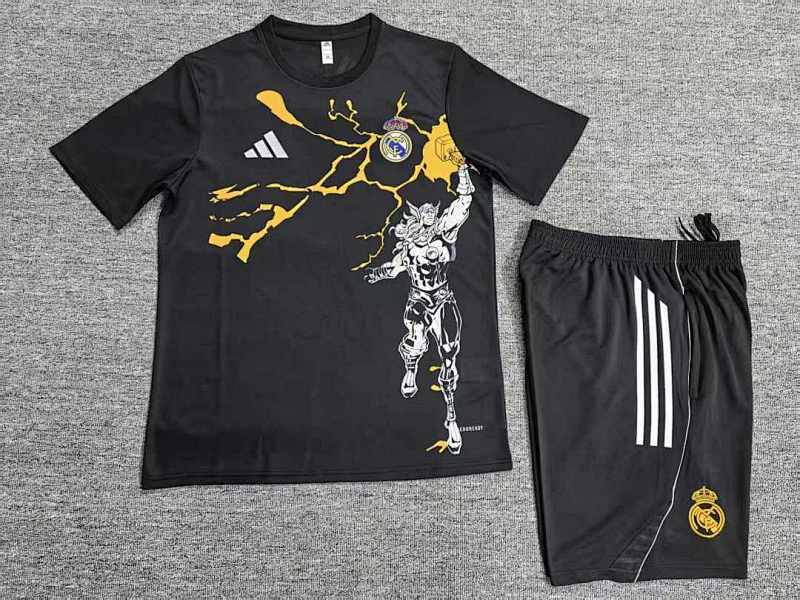 Real Madrid Kids Short Sleeve Tracksuit 16#-28# · 3