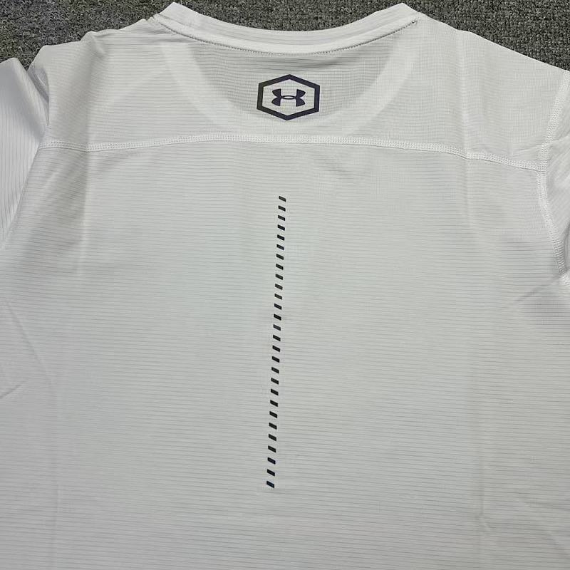 Under Armour T-shirt T · 6