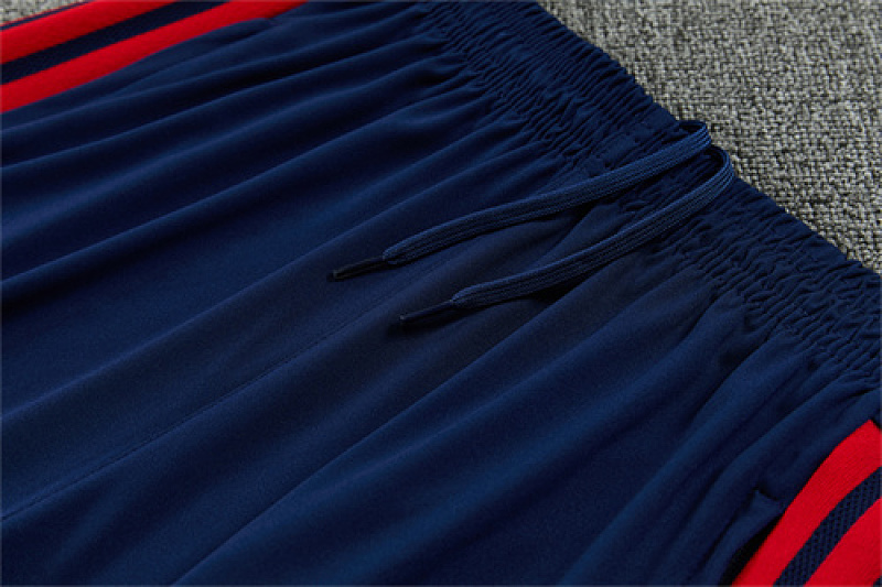 Bayern Long Sleeve Tracksuit · 4