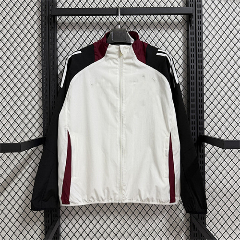 Manchester United Windbreaker · 4