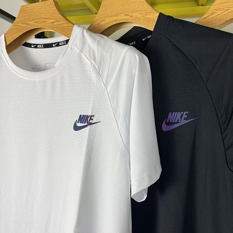 Nike T-shirt T 4