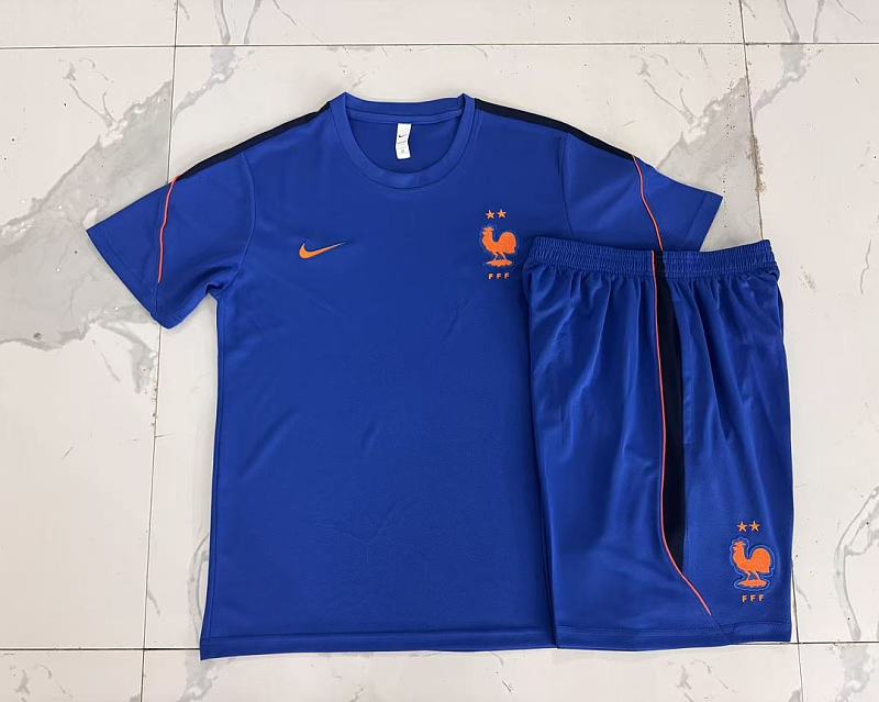 2026 France Short Sleeve Tracksuit · 3