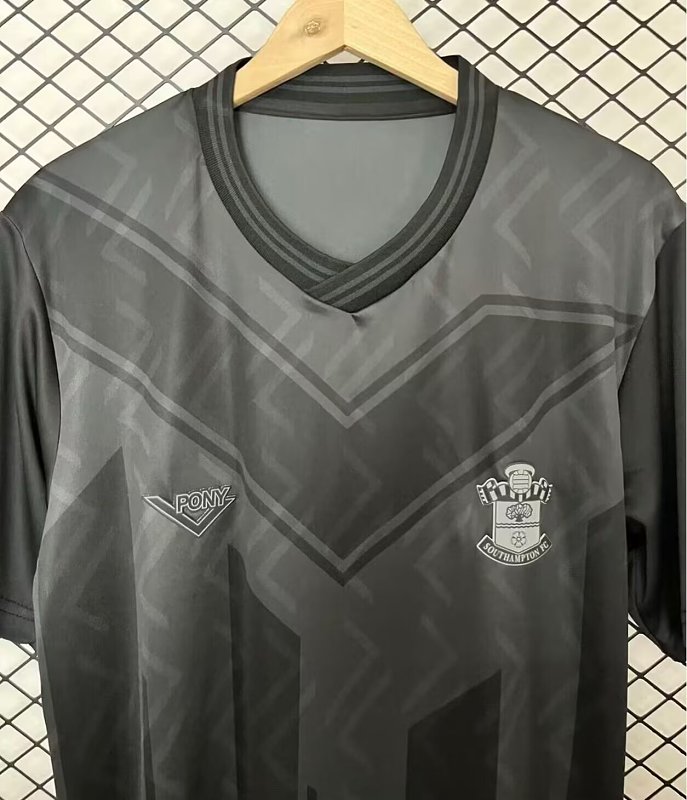 1993 Southampton Retro Jersey · 3