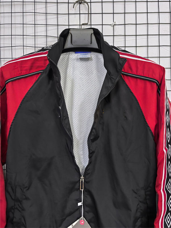 98 Manchester United Retro Windbreaker · 6