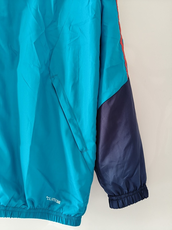 2026 Spain Windbreaker · 6