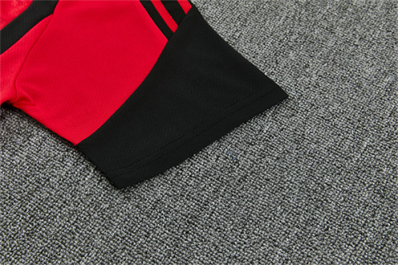 Manchester United Short Sleeve Tracksuit Kit 2
