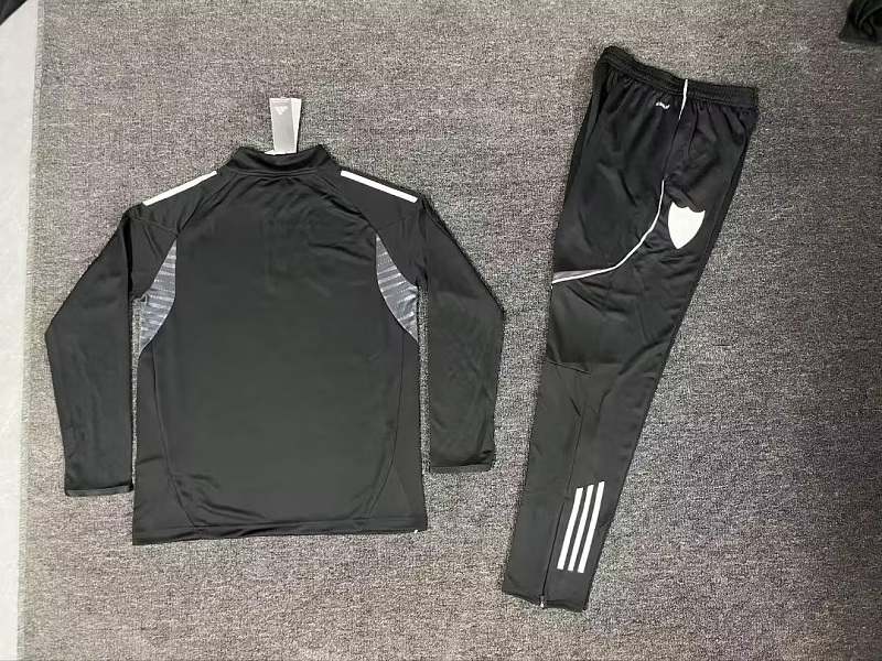 Sevilla Long Sleeve Tracksuit · 4