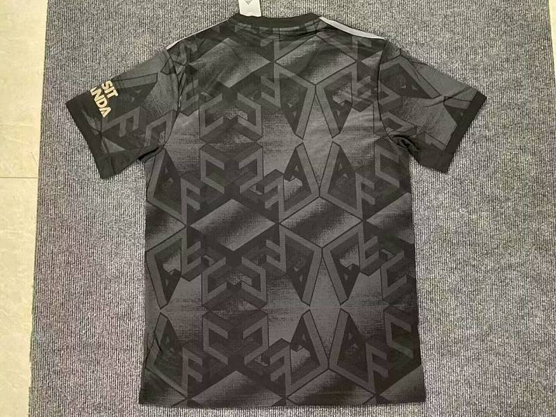 Arsenal Away Retro Jersey · 5
