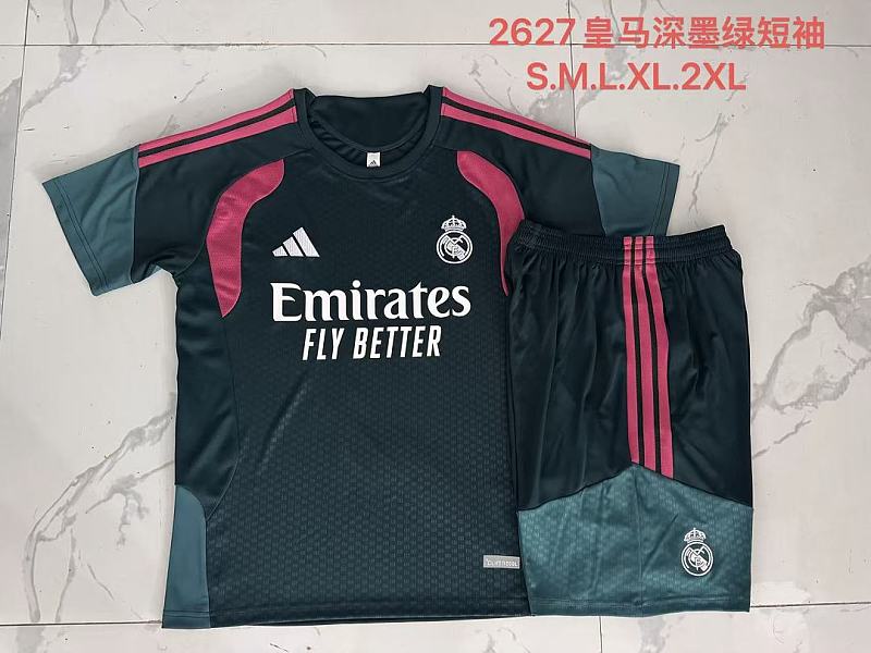 Real Madrid Short Sleeve Tracksuit · 4