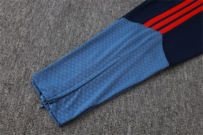 Bayern Long Sleeve Tracksuit · 3
